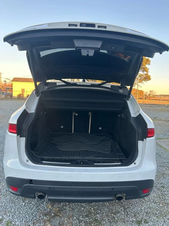2020 Jaguar F-Pace - Image 4 of 12