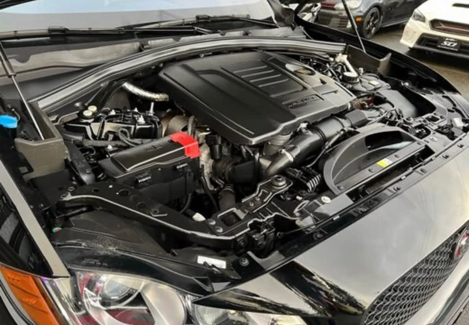 2020 Jaguar F-Pace - Image 8 of 13