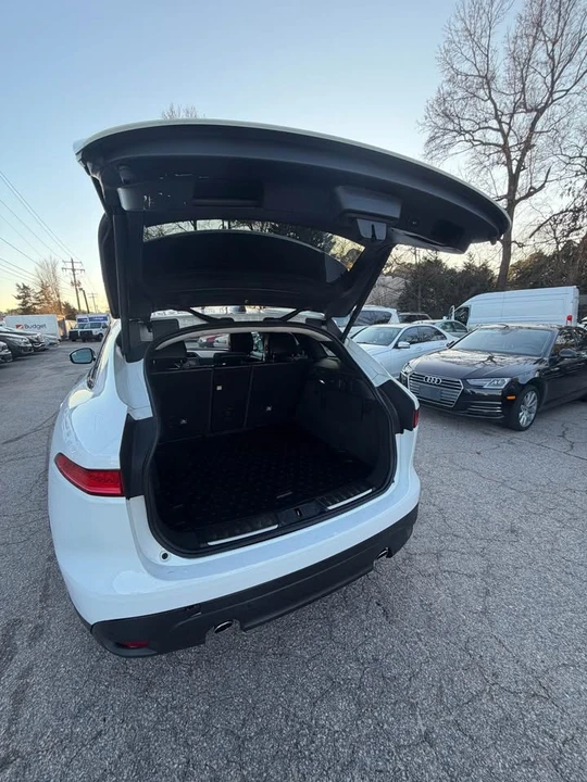 2020 Jaguar F-Pace - Image 8 of 19