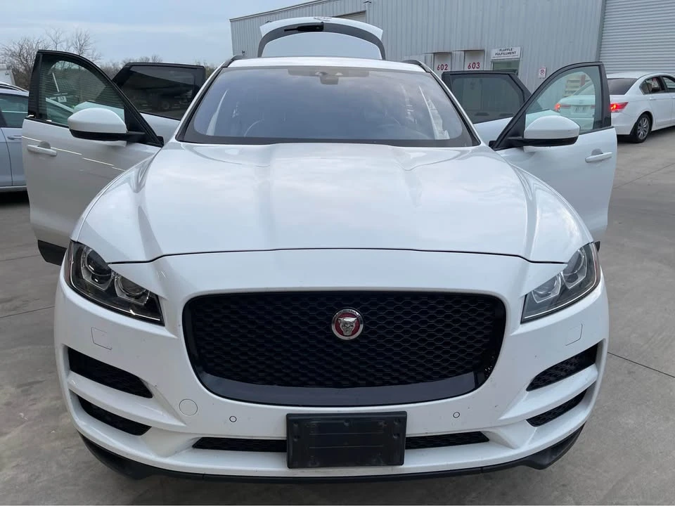 2020 Jaguar F-Pace - Image 15 of 20