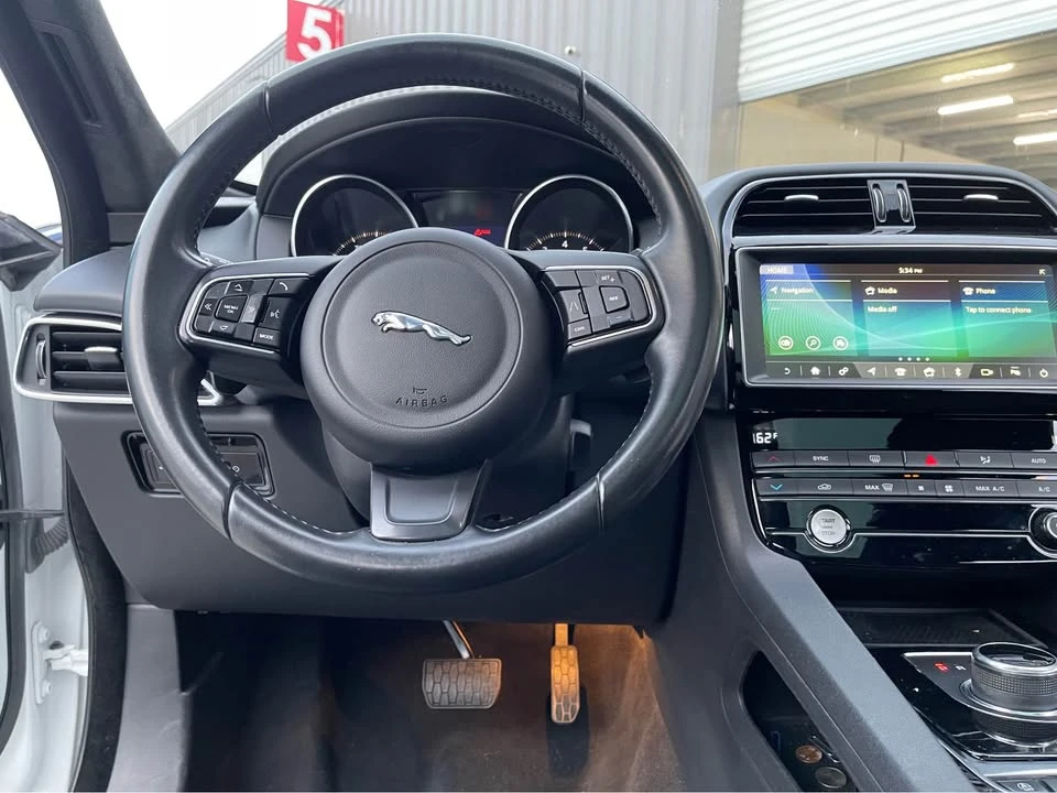 2020 Jaguar F-Pace - Image 19 of 20