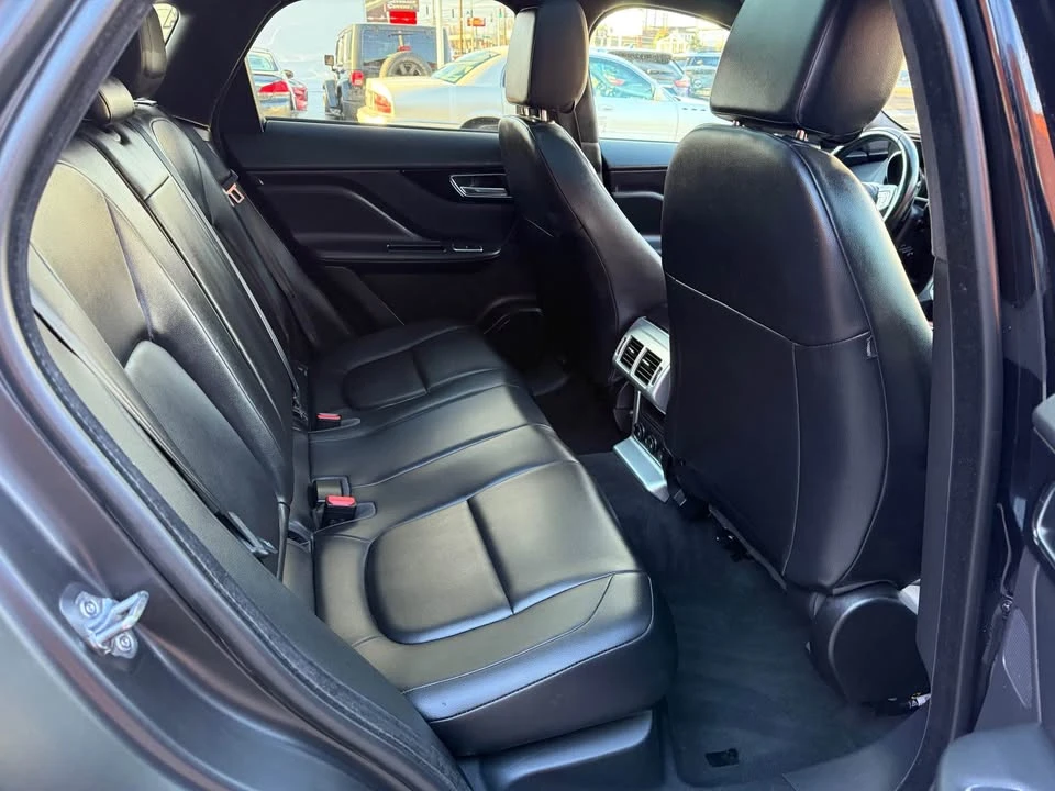 2020 Jaguar F-Pace - Image 14 of 15