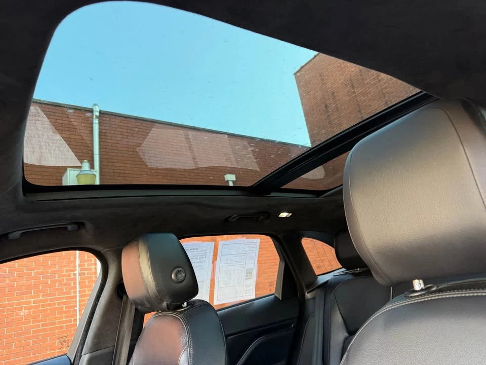 2020 Jaguar F-Pace - Image 11 of 15