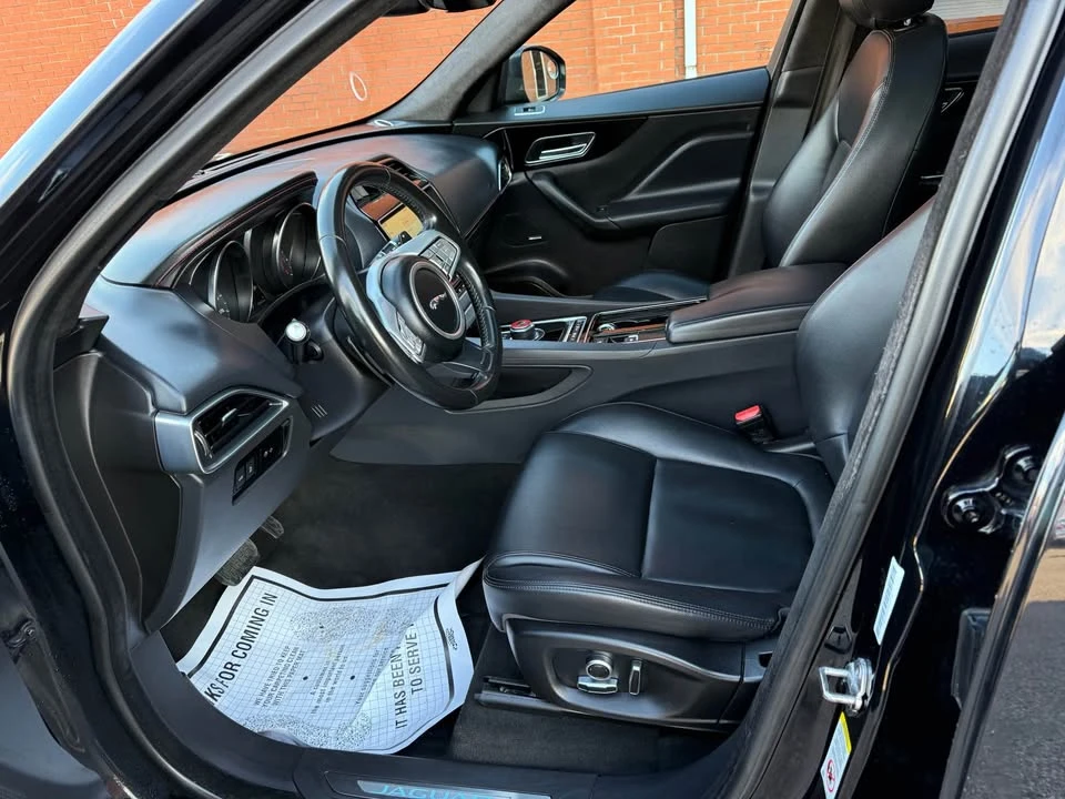 2020 Jaguar F-Pace - Image 7 of 15