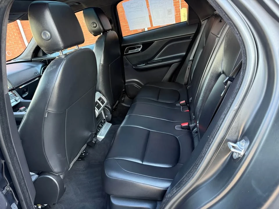 2020 Jaguar F-Pace - Image 12 of 15