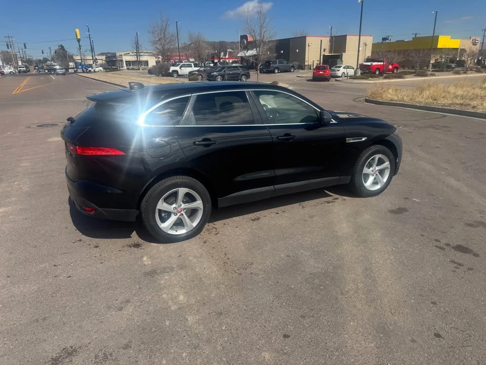2020 Jaguar F-Pace - Image 6 of 10