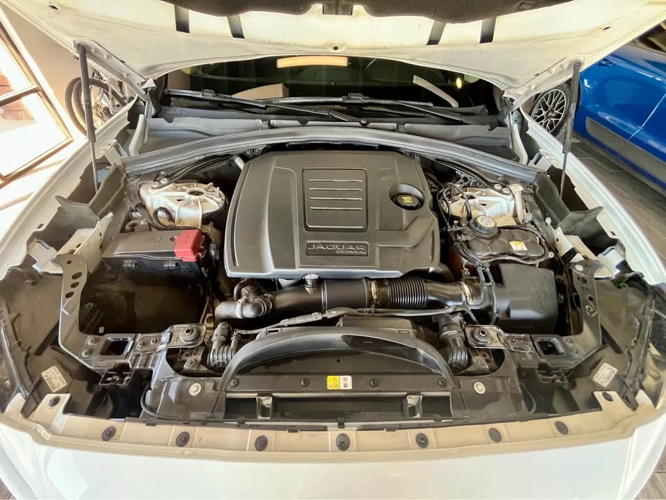 2020 Jaguar F-Pace - Image 19 of 20