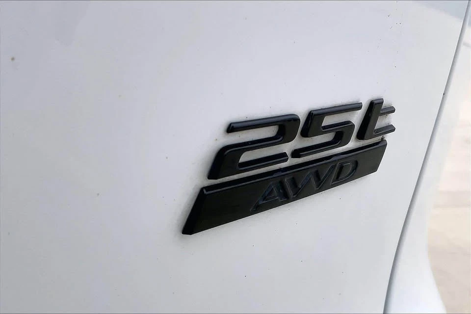 2020 Jaguar F-Pace - Image 13 of 14