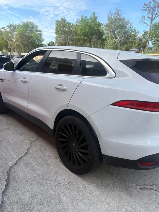 2020 Jaguar F-Pace - Image 3 of 10