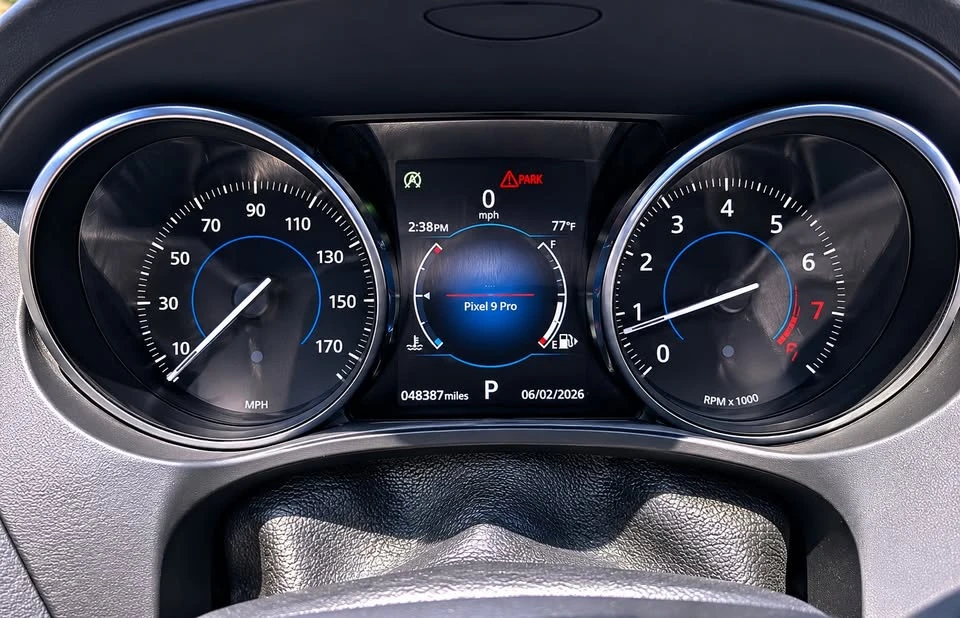 2020 Jaguar F-Pace - Image 9 of 19
