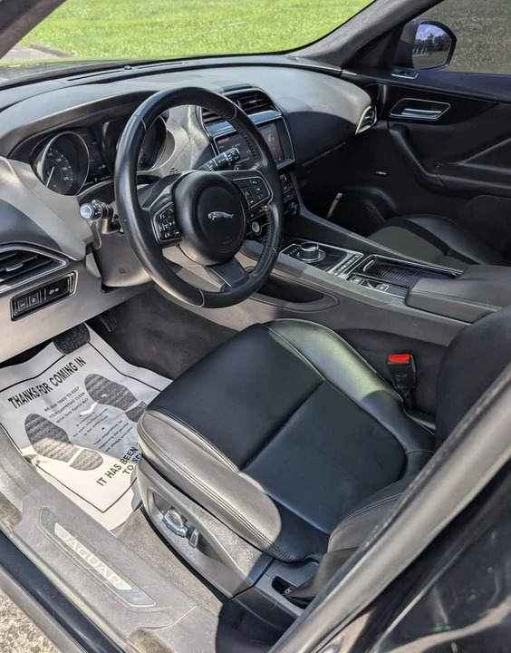2020 Jaguar F-Pace - Image 13 of 19