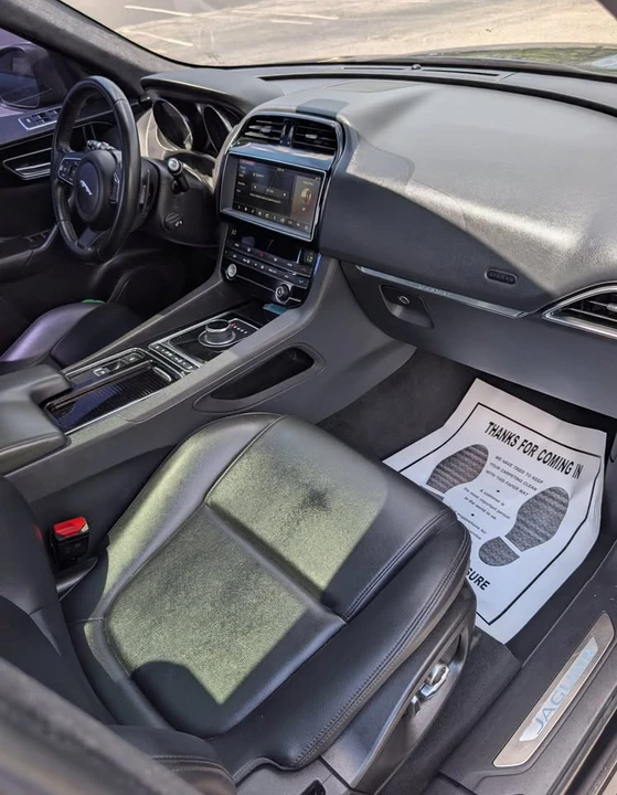 2020 Jaguar F-Pace - Image 18 of 19