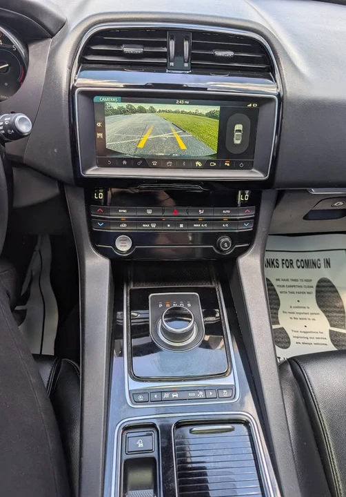 2020 Jaguar F-Pace - Image 11 of 19