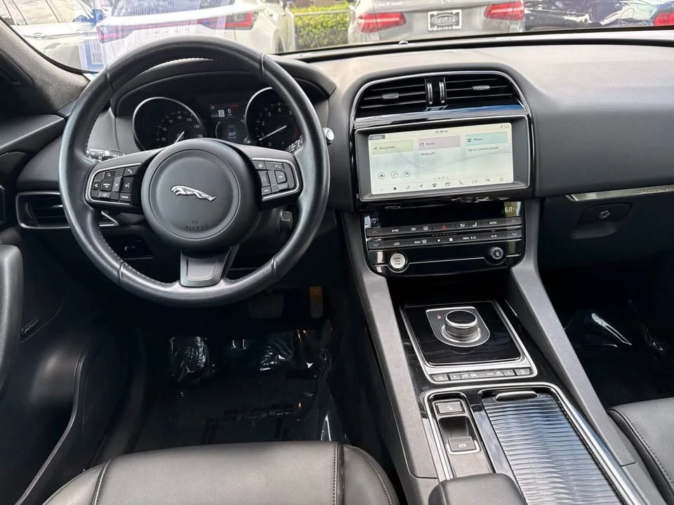 2020 Jaguar F-Pace - Image 12 of 20