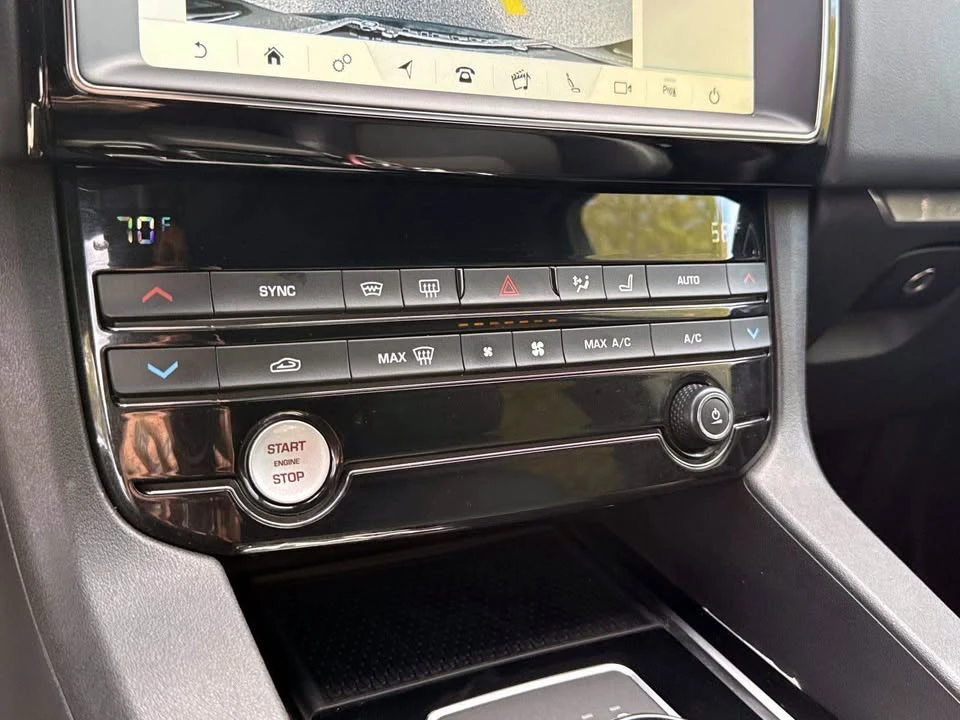 2020 Jaguar F-Pace - Image 18 of 20