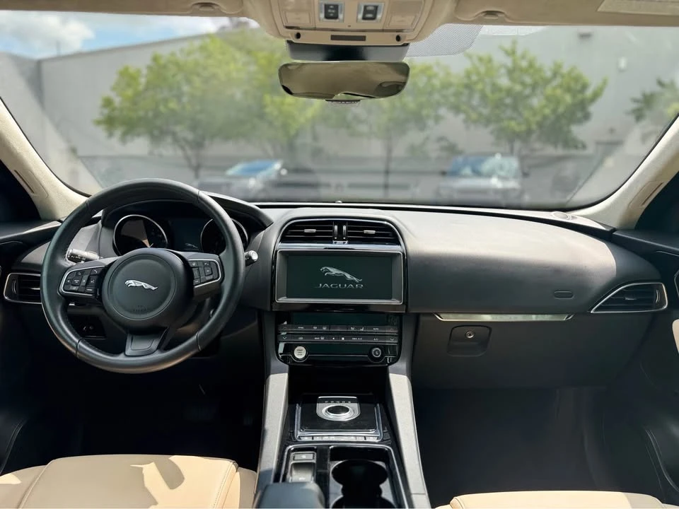 2020 Jaguar F-Pace - Image 12 of 14