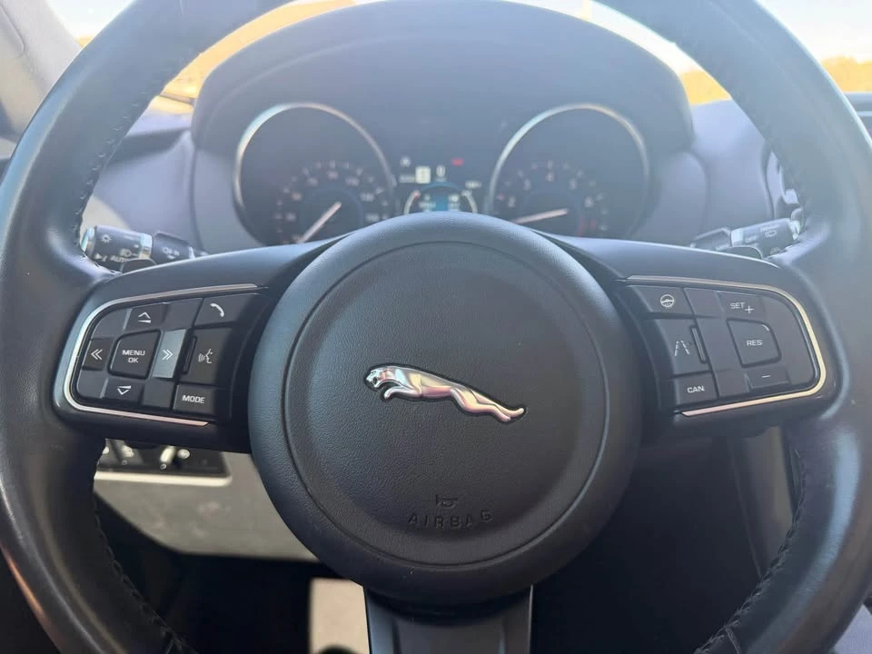 2020 Jaguar F-Pace - Image 13 of 15