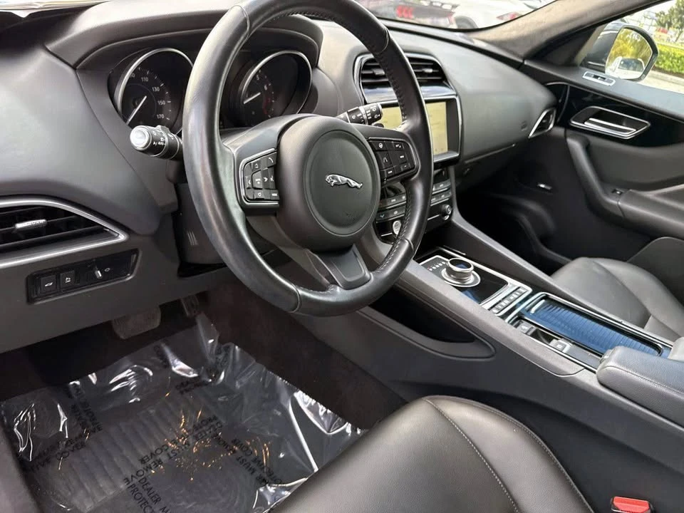 2020 Jaguar F-Pace - Image 16 of 20