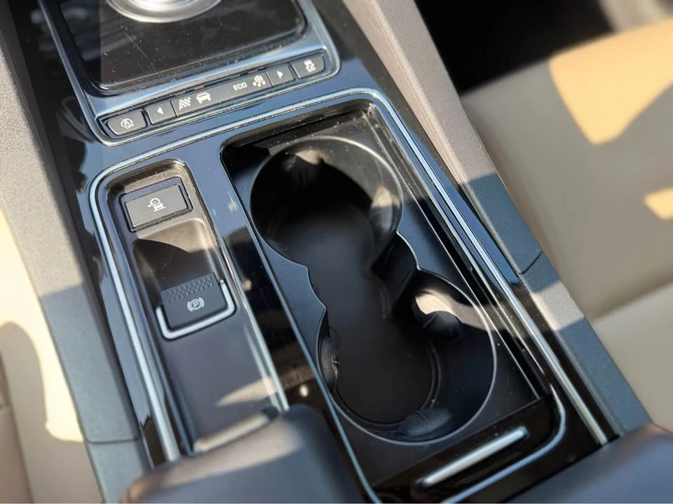2020 Jaguar F-Pace - Image 14 of 20