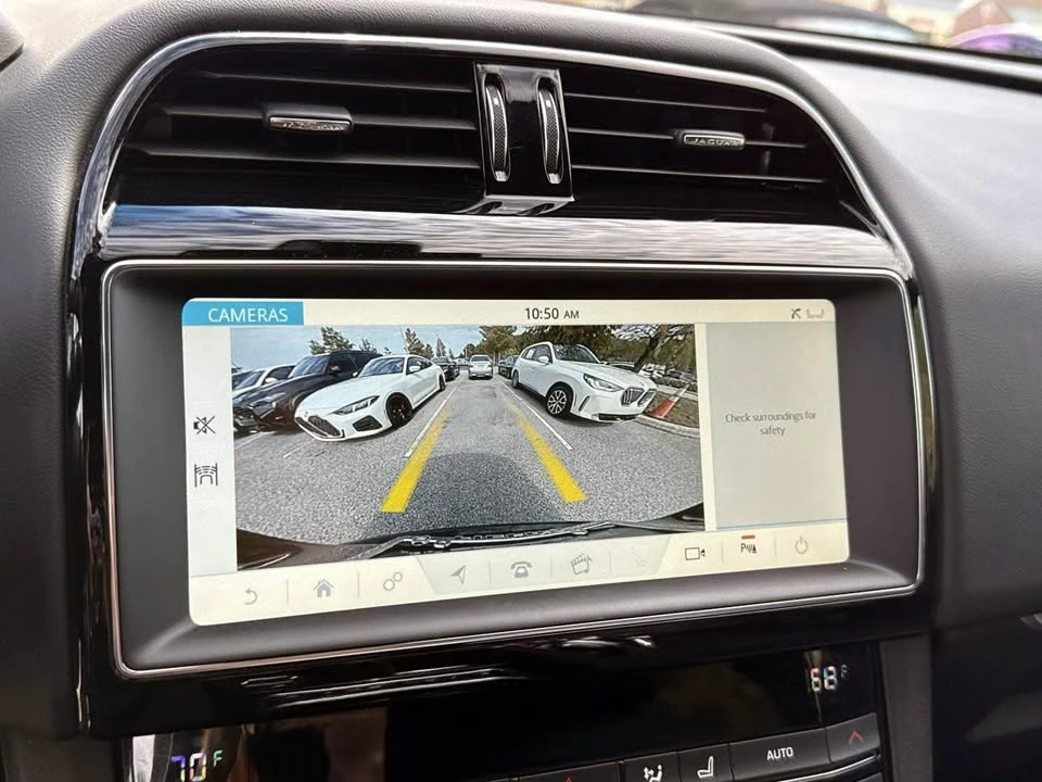 2020 Jaguar F-Pace - Image 17 of 20