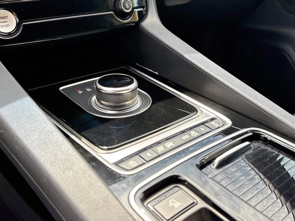 2020 Jaguar F-Pace - Image 19 of 20