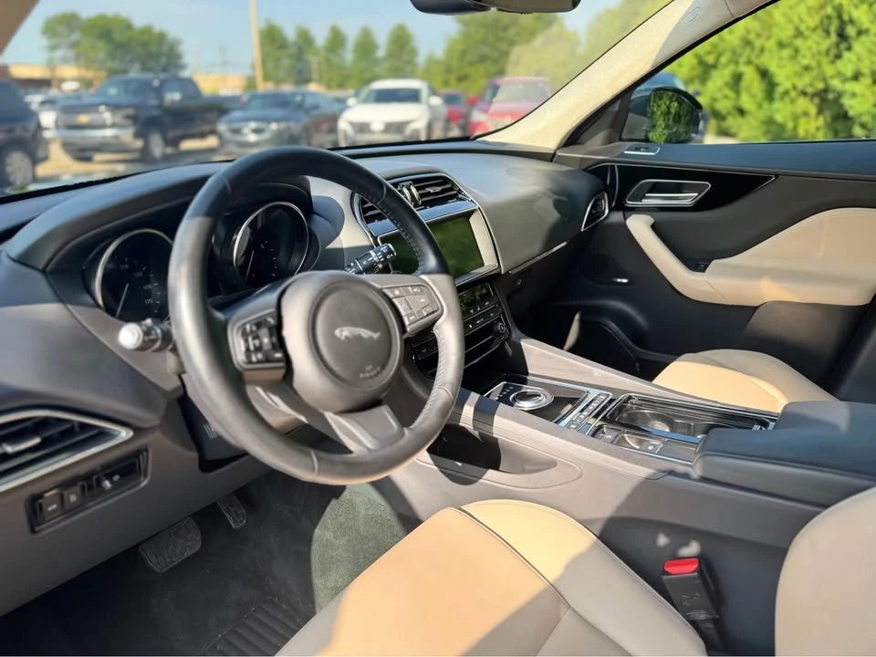 2020 Jaguar F-Pace - Image 10 of 20