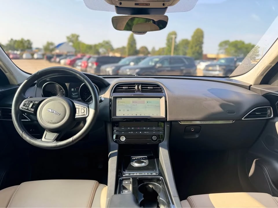 2020 Jaguar F-Pace - Image 18 of 20