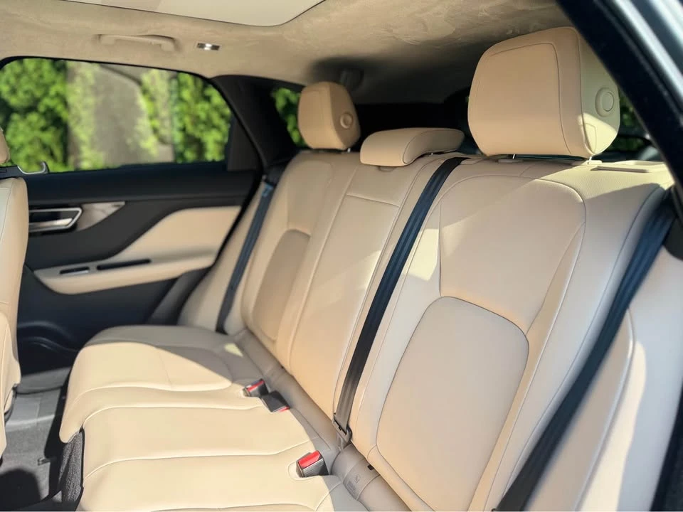 2020 Jaguar F-Pace - Image 17 of 20