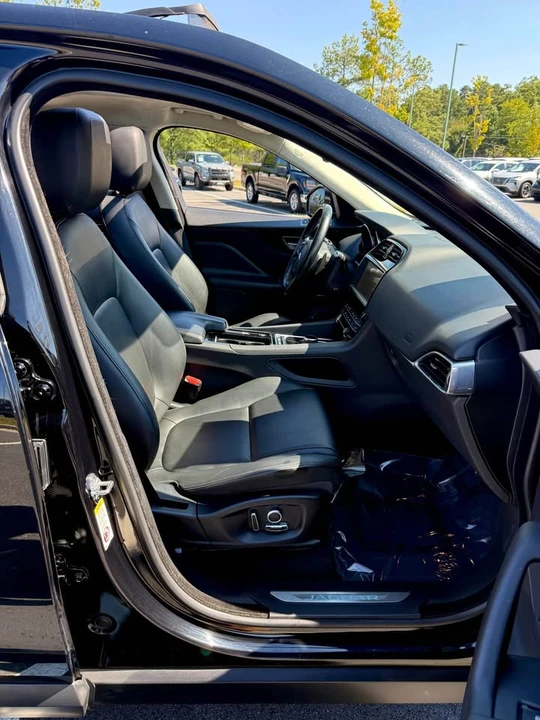 2020 Jaguar F-Pace - Image 11 of 14