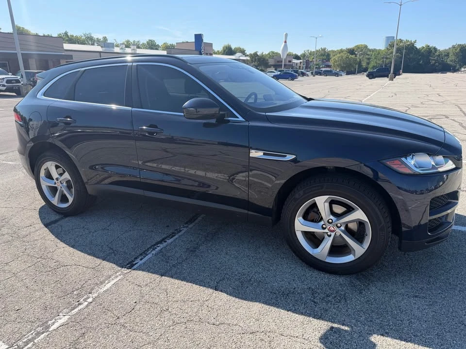 2020 Jaguar F-Pace - Image 2 of 11