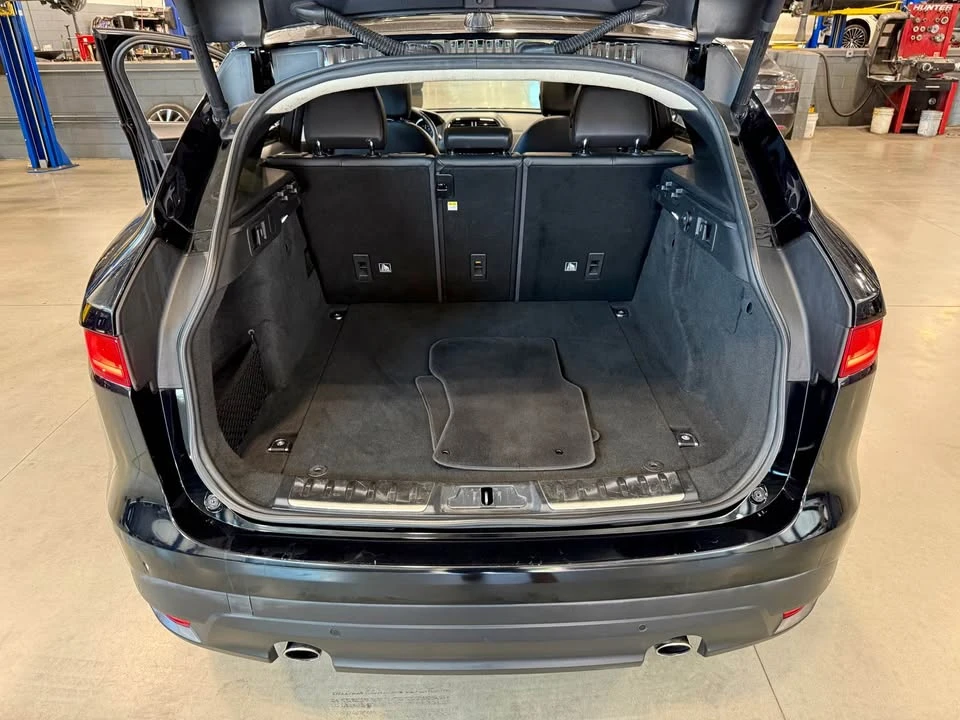 2020 Jaguar F-Pace - Image 13 of 14