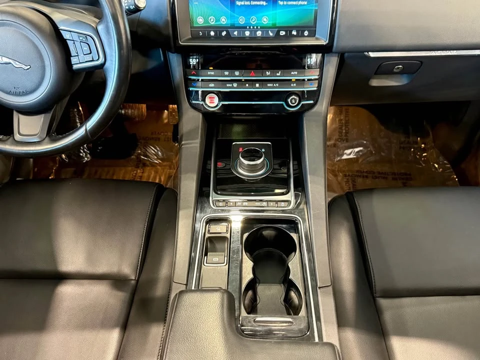 2020 Jaguar F-Pace - Image 9 of 14