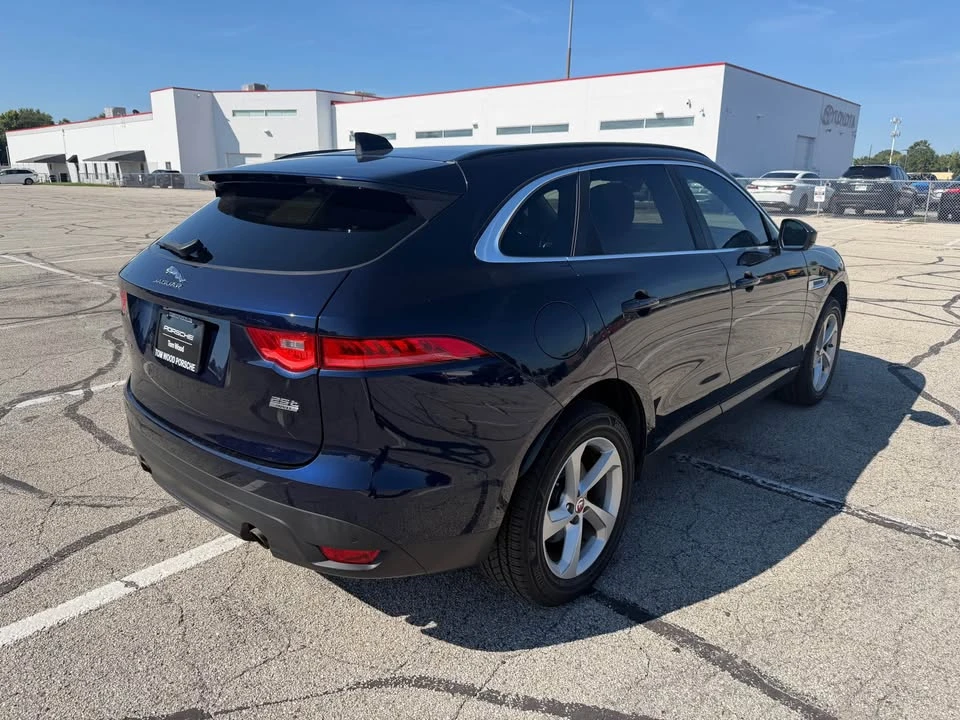 2020 Jaguar F-Pace - Image 5 of 11