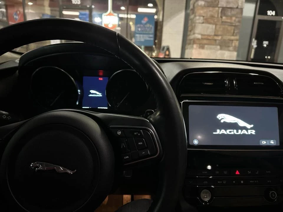 2020 Jaguar F-Pace - Image 8 of 12