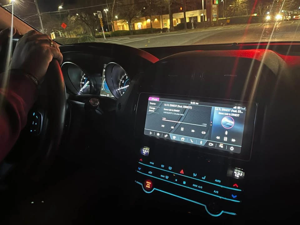 2020 Jaguar F-Pace - Image 9 of 12