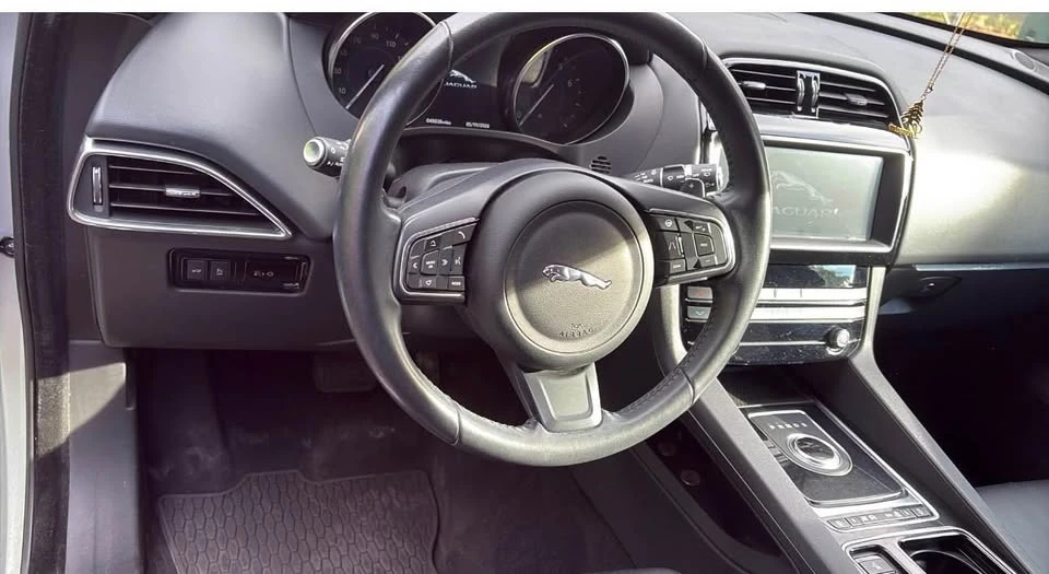 2020 Jaguar F-Pace - Image 2 of 3