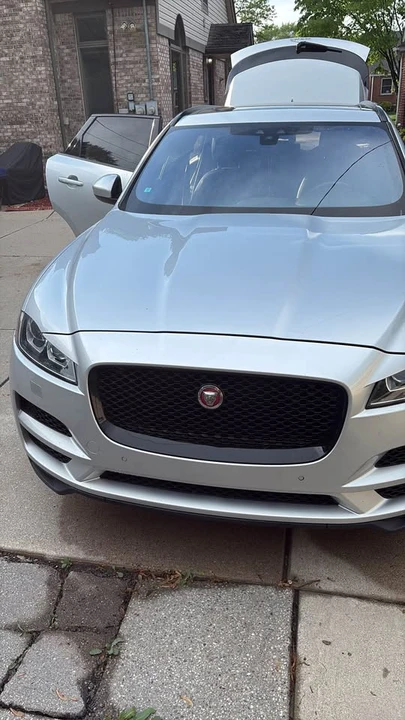 2020 Jaguar F-Pace - Image 3 of 3