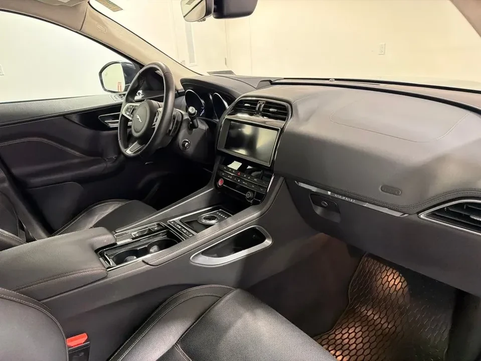 2020 Jaguar F-Pace - Image 6 of 16
