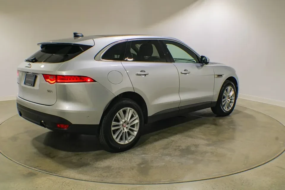2020 Jaguar F-Pace - Image 16 of 16