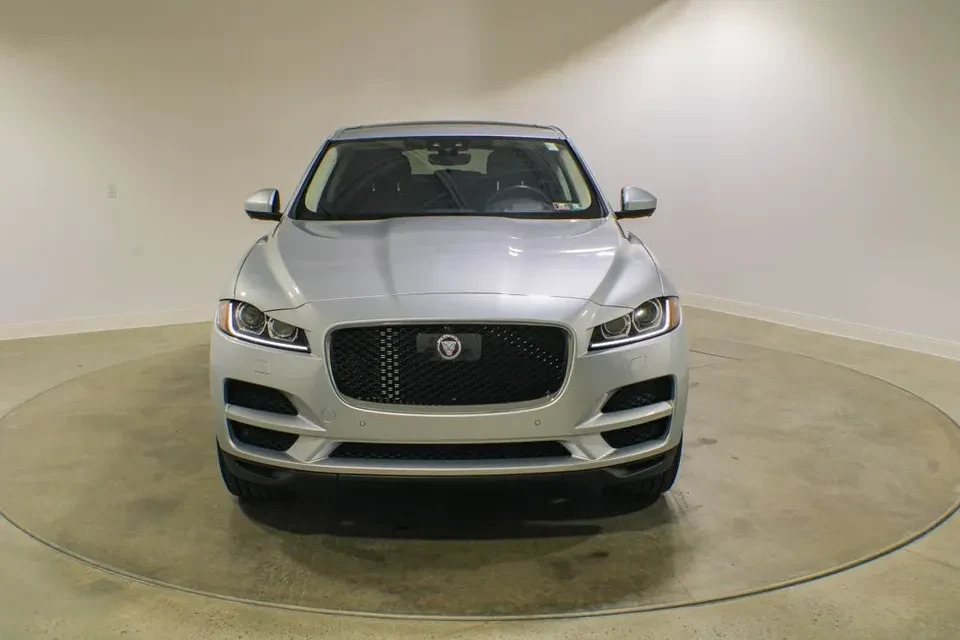 2020 Jaguar F-Pace - Image 13 of 16