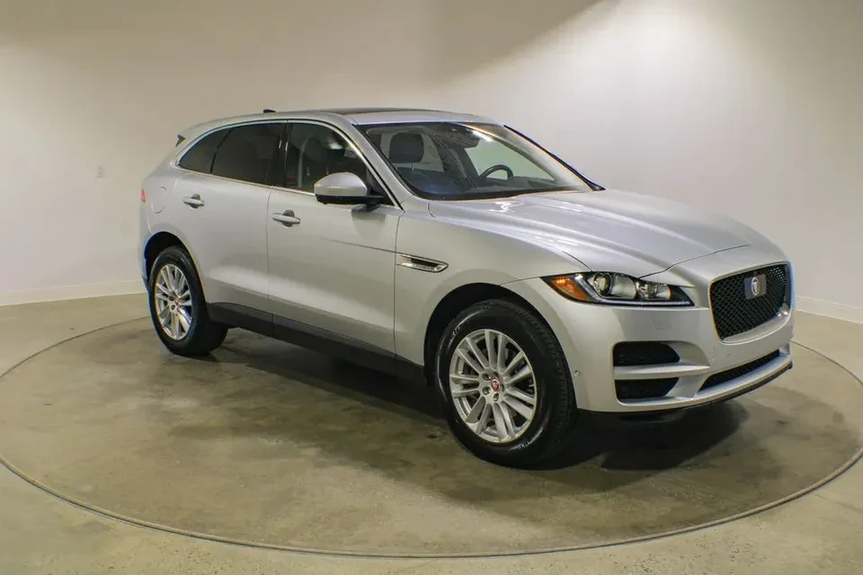2020 Jaguar F-Pace - Image 11 of 16