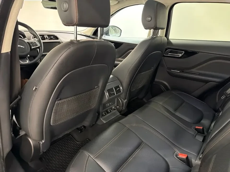 2020 Jaguar F-Pace - Image 10 of 16