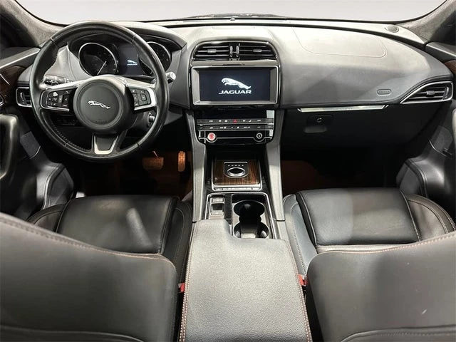 2020 Jaguar F-Pace - Image 10 of 20