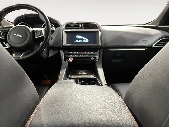 2020 Jaguar F-Pace - Image 11 of 20