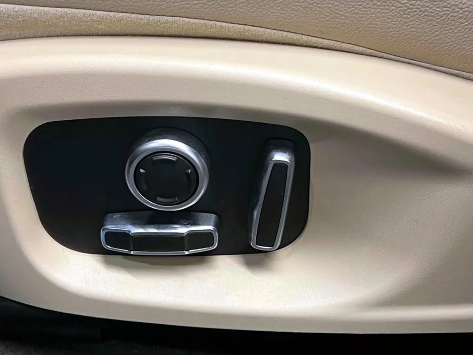 2020 Jaguar F-Pace - Image 15 of 20