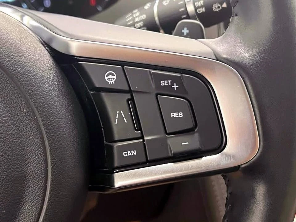 2020 Jaguar F-Pace - Image 18 of 20