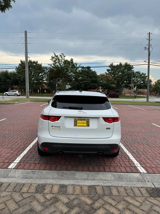 2020 Jaguar F-Pace - Image 17 of 20