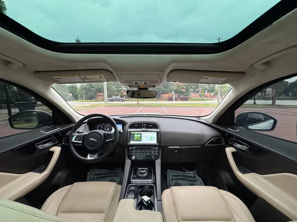 2020 Jaguar F-Pace - Image 10 of 20