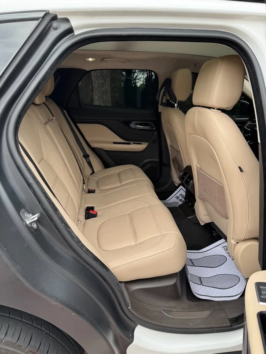 2020 Jaguar F-Pace - Image 8 of 20
