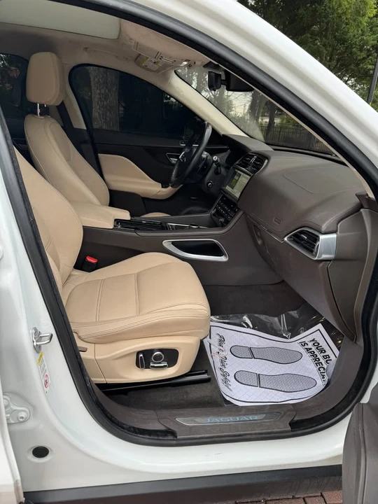 2020 Jaguar F-Pace - Image 7 of 20